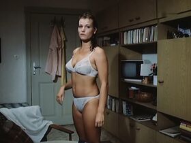 Анне Касприк голая – Телефон полиции — 110 s20e04 (1990) #6