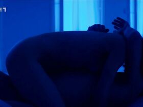 Аенн Шварц голая – Blind ermittelt: Das Haus der Lügen (2019)