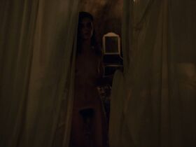 Анна Муглалис голая – Невероятный молодой человек (2014)