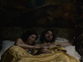 Анна Муглалис голая – Невероятный молодой человек (2014) #3