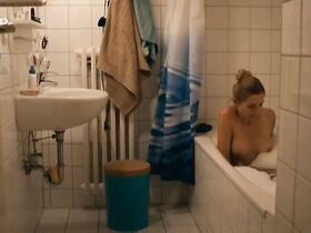 Анника Блендль голая – Комиссар Хеллер s01e02 (2014)