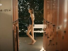 Анника Блендль голая – Комиссар Хеллер s01e02 (2014) #4