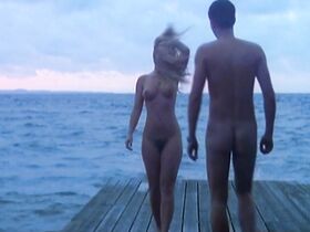 Анна Сайер Хансен голая – Чужая земля (2000) #4