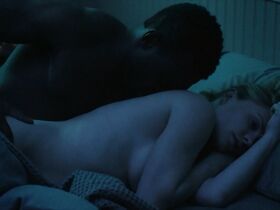 Анна Пэкуин голая – Любовники s05e01 (2019) #6