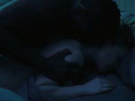 Анна Пэкуин голая – Любовники s05e01 (2019) #9