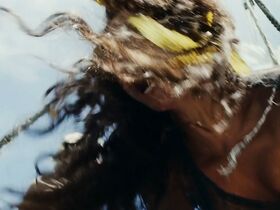 Александра Бокова голая – Русалка на суше (2019) #4