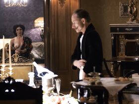 Ана Кавалис голая – Отель «Адлон»: Семейная сага (2013)