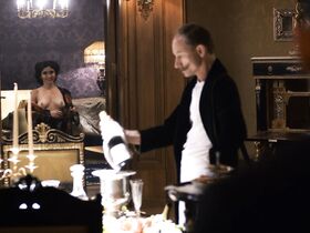 Ана Кавалис голая – Отель «Адлон»: Семейная сага (2013) #3