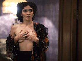 Ана Кавалис голая – Отель «Адлон»: Семейная сага (2013) #5