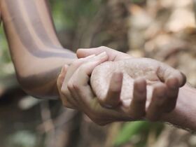 Анджела Кано голая – Зелёная граница s01e01-08 (2019) #16