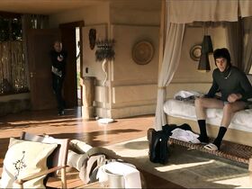 Аннабелль Уоллис секси – Братья из Гримсби (2016) #8