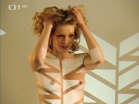 Анна Кулована голая – Dobrá čtvrť s01 (2005)
