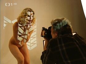 Анна Кулована голая – Dobrá čtvrť s01 (2005) #9