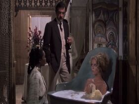 Барбара Бах секси – Остров амфибий (1979) #3