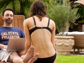 Александра Даддарио секси – Почему женщины убивают s01e01 (2019) #8