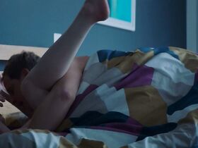 Эшлин Би секси – Вверх дном s01e01, e05, e06 (2019) #8