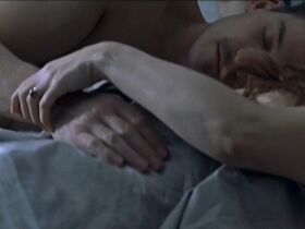 Аньес Жауи голая – Детство лидера (2002) #4