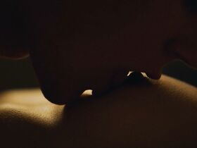 Андреа Брайн Ховиг голая – Роман (2018)