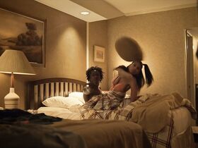 Алиа Роджерс секси – Wu-Tang: Американская сага s01e08 (2019)