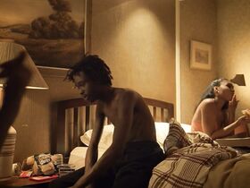 Алиа Роджерс секси – Wu-Tang: Американская сага s01e08 (2019) #6