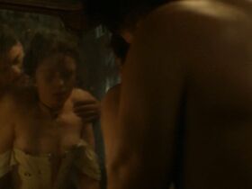 Мейв Дермоди голая – Карнивал Роу s01e01 (2019) #2
