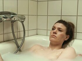 Ан Хелен Ховбю голая – Tosomhed (2019)