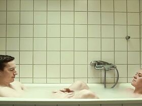 Ан Хелен Ховбю голая – Tosomhed (2019) #2