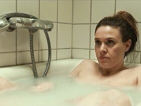 Ан Хелен Ховбю голая – Tosomhed (2019) #5