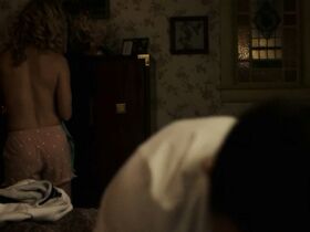 Аманда Клэйтон секси – Город на холме s01e03 (2019)