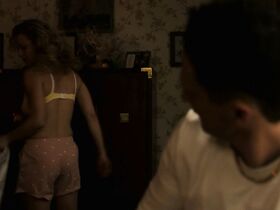 Аманда Клэйтон секси – Город на холме s01e03 (2019) #2