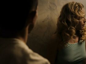 Аманда Клэйтон секси – Город на холме s01e03 (2019) #5