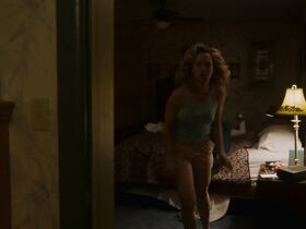 Аманда Клэйтон секси – Город на холме s01e03 (2019) #6