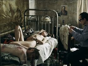 Агния Кузнецова голая – Груз 200 (2007)