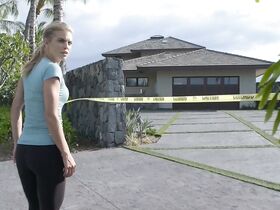 АннаЛинн МакКорд секси – Кошмар на годовщину (2019) #6