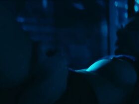 Александра Поплавска голая – Underdog (2018) #2