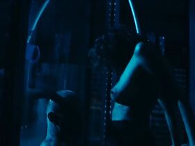 Александра Поплавска голая – Underdog (2018) #6