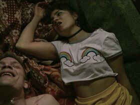 Алина Насибуллина секси – Как Витька Чеснок вёз Лёху Штыря в дом инвалидов (2017) #2