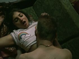 Алина Насибуллина секси – Как Витька Чеснок вёз Лёху Штыря в дом инвалидов (2017) #5