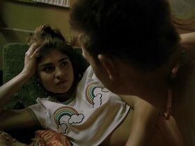 Алина Насибуллина секси – Как Витька Чеснок вёз Лёху Штыря в дом инвалидов (2017) #7