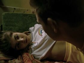 Алина Насибуллина секси – Как Витька Чеснок вёз Лёху Штыря в дом инвалидов (2017) #8