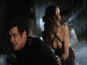 Барбара Бах секси – Шпион, который меня любил (1977)