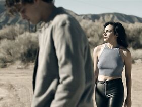 Аврора Перрино голая – Навстречу тьме s01e08 (2019) #6