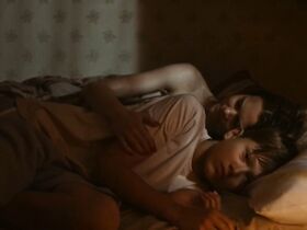 Карин Франц Кёрлоф голая – Садовая улица (2017) #15