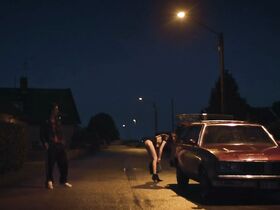 Карин Франц Кёрлоф голая – Садовая улица (2017) #2