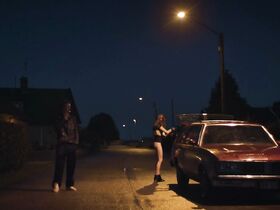 Карин Франц Кёрлоф голая – Садовая улица (2017) #3