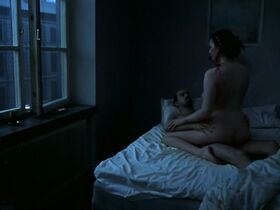 Ханна Эрикссон голая – Песни со второго этажа (2000)