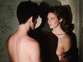 Джоэли Ричардсон голая – Уэзерби (1985)