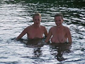 Ли Харрис голая, Линетт Харрис голая – Колдунья (1982) #2