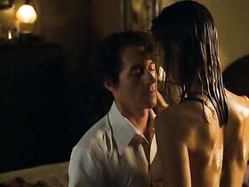 Розамунд Пайк голая, Айелет Зурер голая – Осколки (2007)