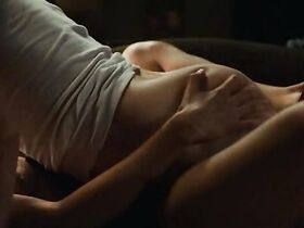 Розамунд Пайк голая, Айелет Зурер голая – Осколки (2007) #2